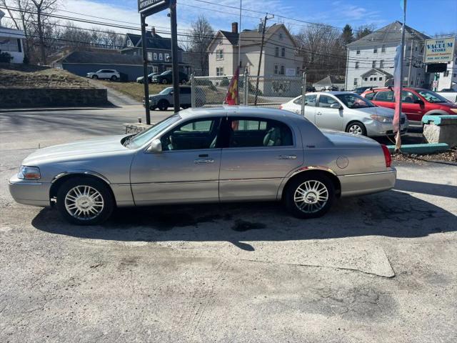 2007 Lincoln Town Car Signature Limited for sale in Webster, MA