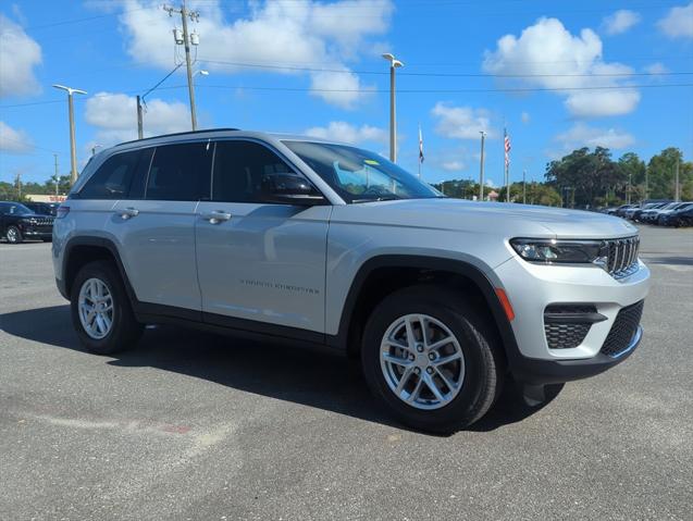 2024 Jeep Grand Cherokee GRAND CHEROKEE LAREDO X 4X4