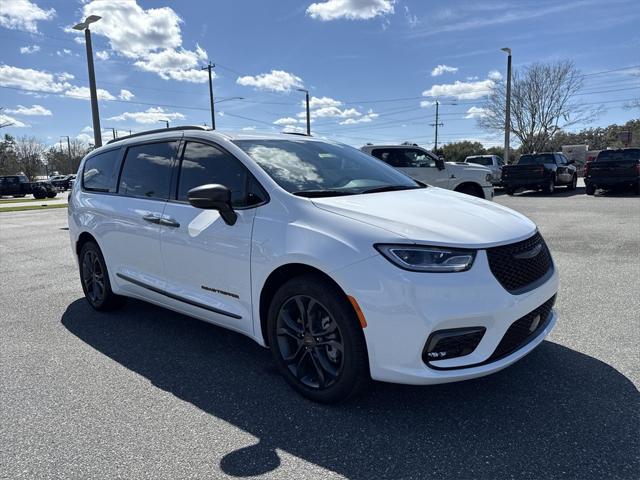 2024 Chrysler Pacifica PACIFICA TOURING L AWD