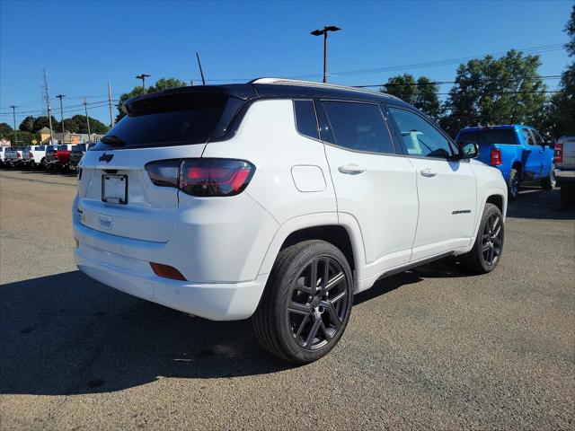 2024 Jeep Compass COMPASS LIMITED 4X4