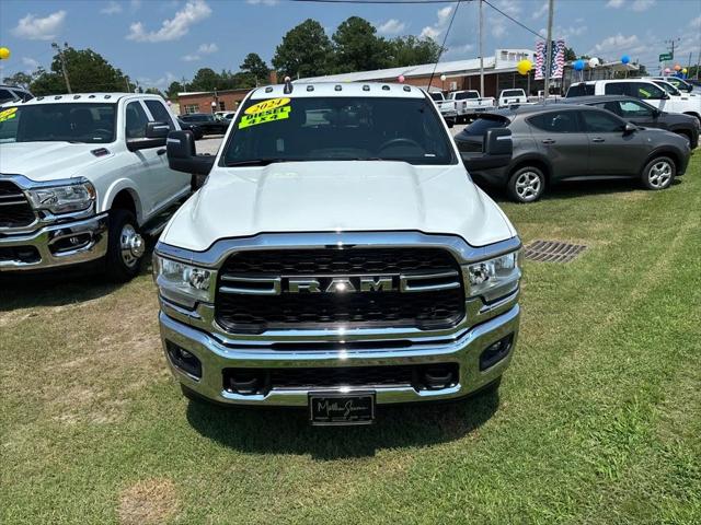 2024 RAM Ram 3500 Chassis Cab RAM 3500 TRADESMAN CREW CAB CHASSIS 4X4 60 CA