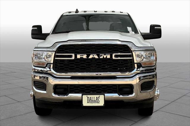 2024 RAM Ram 3500 Chassis Cab RAM 3500 TRADESMAN CREW CAB CHASSIS 4X4 60 CA