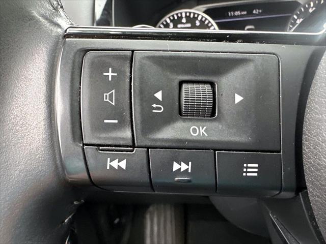 2023 Nissan Pathfinder SV 4WD [33]