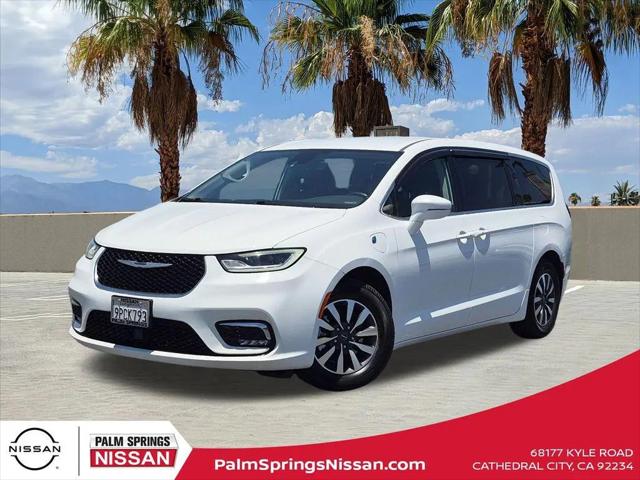 2022 Chrysler Pacifica Hybrid Touring L for sale in Cathedral City, CA