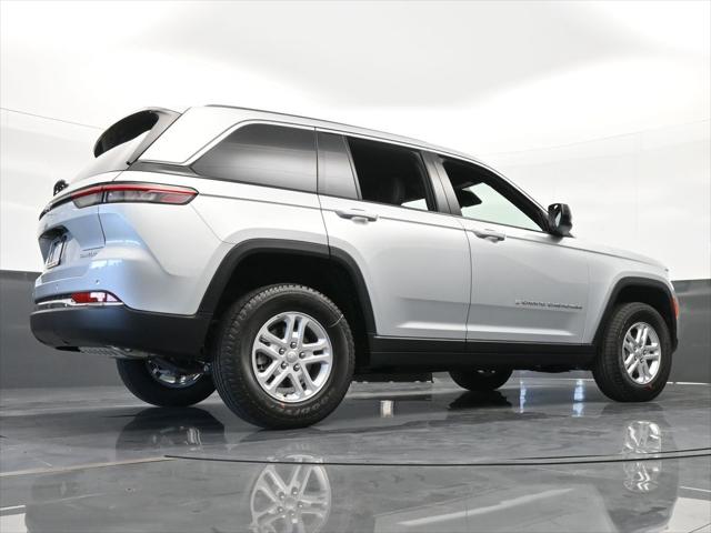 2024 Jeep Grand Cherokee GRAND CHEROKEE LAREDO 4X2