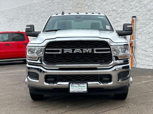 2024 RAM Ram 3500 Chassis Cab RAM 3500 TRADESMAN CHASSIS REGULAR CAB 4X4 60 CA