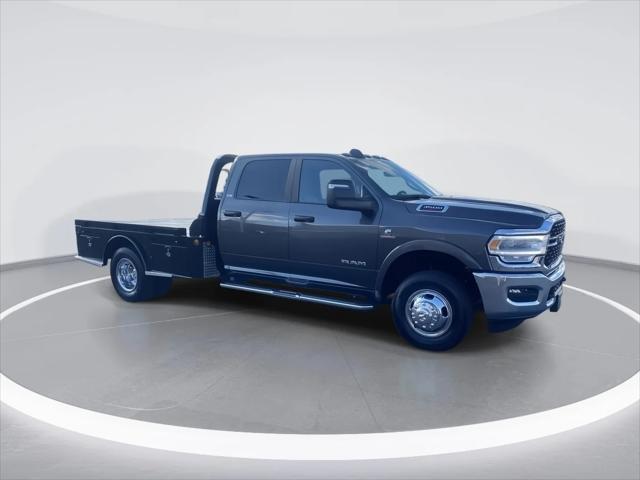 2024 RAM Ram 3500 Chassis Cab RAM 3500 SLT CREW CAB CHASSIS 4X4 60 CA