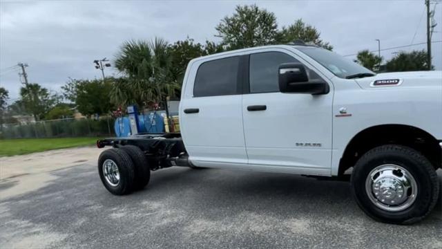 2024 RAM Ram 3500 Chassis Cab RAM 3500 SLT CREW CAB CHASSIS 4X4 60 CA