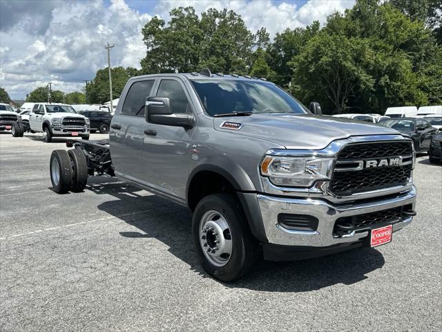2024 RAM Ram 5500 Chassis Cab RAM 5500 TRADESMAN CHASSIS CREW CAB 4X2 84 CA