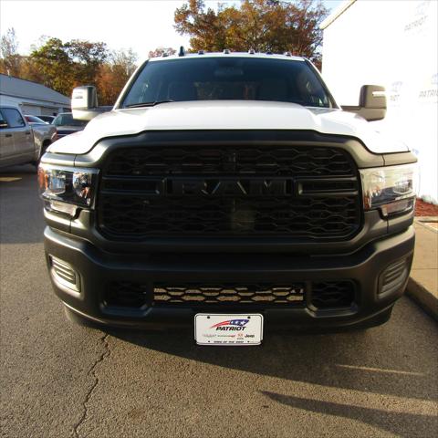 2024 RAM Ram 3500 Chassis Cab RAM 3500 TRADESMAN CREW CAB CHASSIS 4X4 60 CA