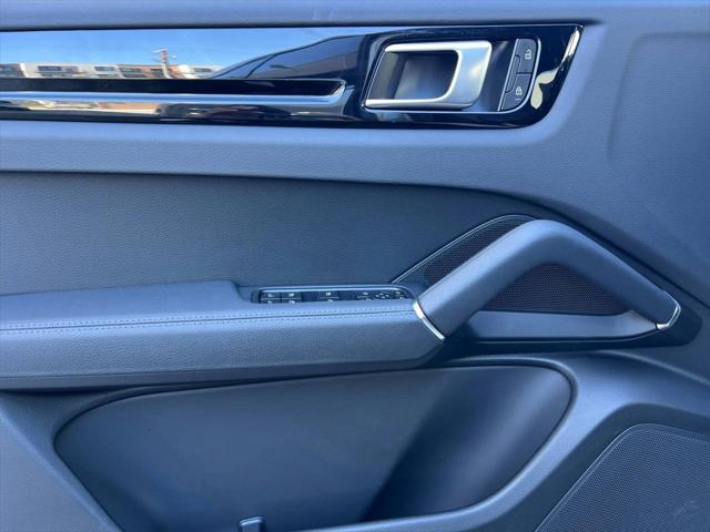 2023 Porsche Cayenne Unknown
