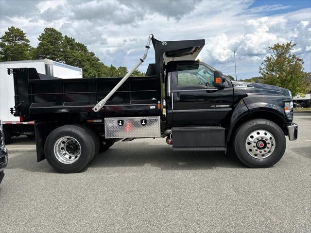 2025 Ford F-750 SUPER DUTY