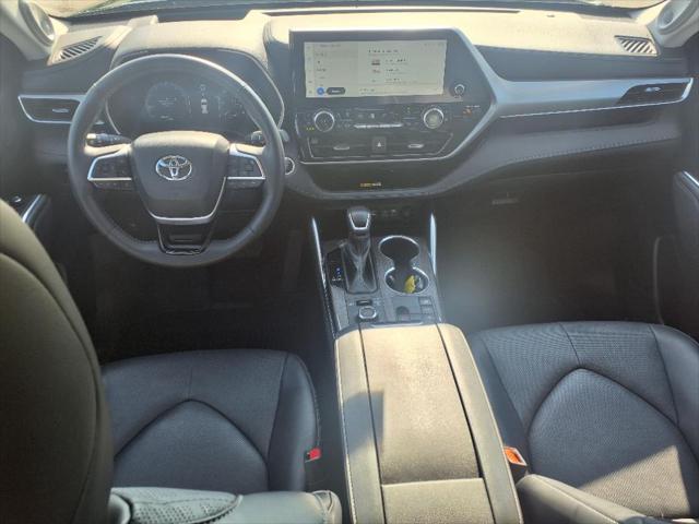 2024 Toyota Highlander Platinum