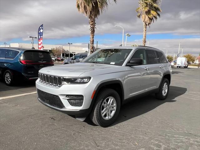 2024 Jeep Grand Cherokee GRAND CHEROKEE LAREDO 4X2