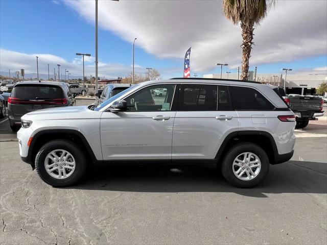 2024 Jeep Grand Cherokee GRAND CHEROKEE LAREDO 4X2