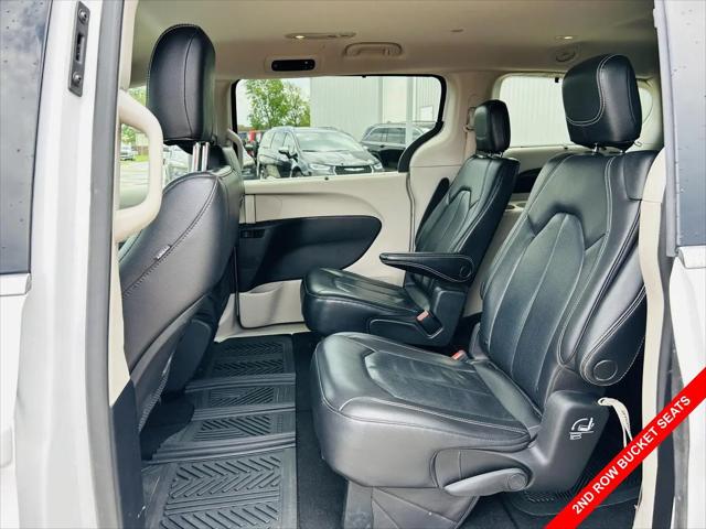 2022 Chrysler Pacifica Touring L