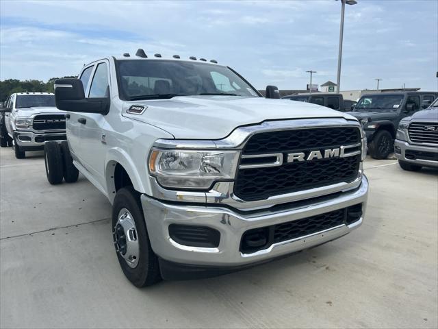 2024 RAM Ram 3500 Chassis Cab RAM 3500 TRADESMAN CREW CAB CHASSIS 4X4 60 CA