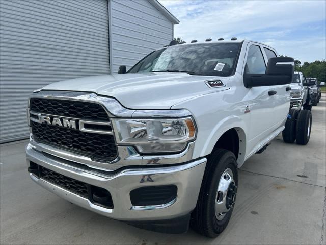 2024 RAM Ram 3500 Chassis Cab RAM 3500 TRADESMAN CREW CAB CHASSIS 4X4 60 CA