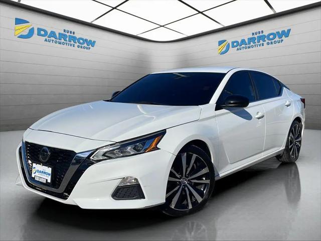 2022 Nissan Altima SR FWD for sale in Wauwatosa, WI