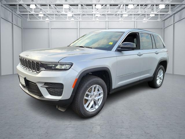 2024 Jeep Grand Cherokee GRAND CHEROKEE LAREDO X 4X4