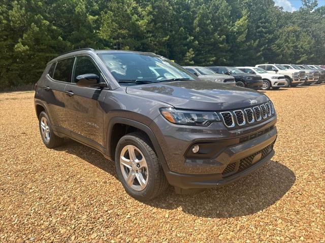 2024 Jeep Compass COMPASS LATITUDE 4X4