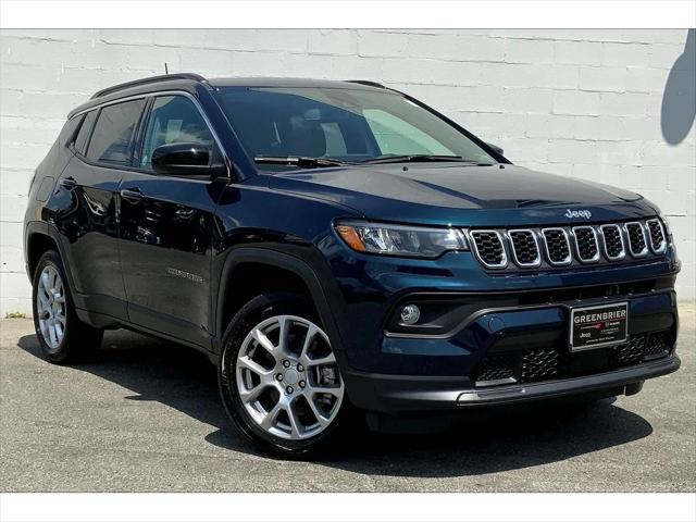 2024 Jeep Compass COMPASS LATITUDE LUX 4X4