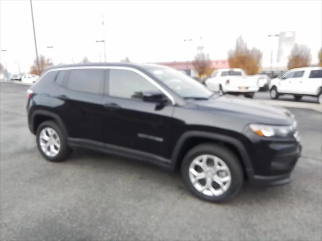 2024 Jeep Compass COMPASS SPORT 4X4