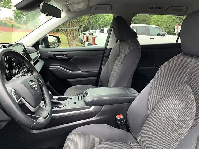 2022 Toyota Highlander Hybrid LE