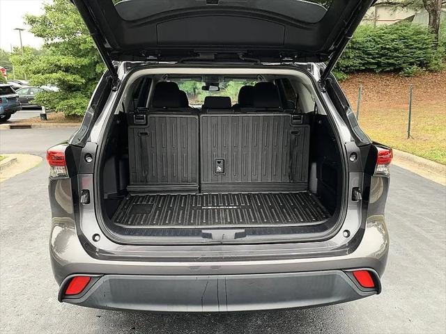 2022 Toyota Highlander Hybrid LE