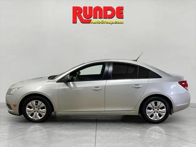 2013 Chevrolet Cruze LS Manual