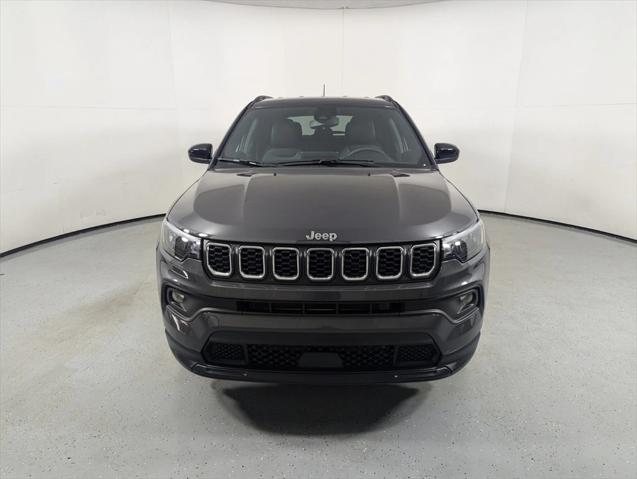 2024 Jeep Compass COMPASS LATITUDE 4X4