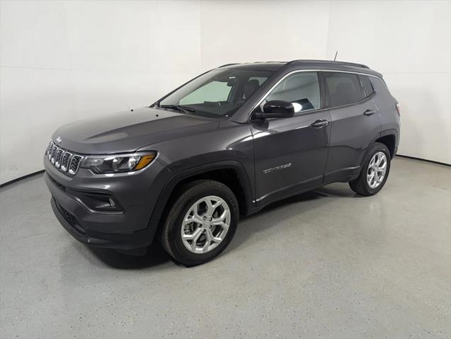 2024 Jeep Compass COMPASS LATITUDE 4X4