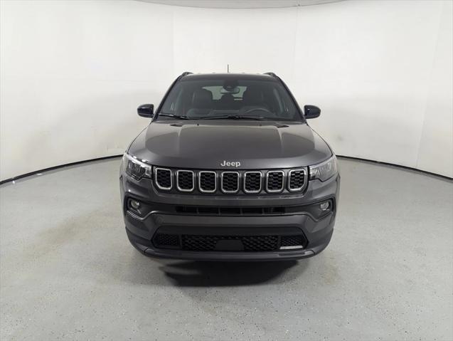 2024 Jeep Compass COMPASS LATITUDE 4X4
