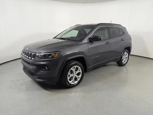 2024 Jeep Compass COMPASS LATITUDE 4X4