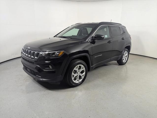 2024 Jeep Compass COMPASS LATITUDE 4X4