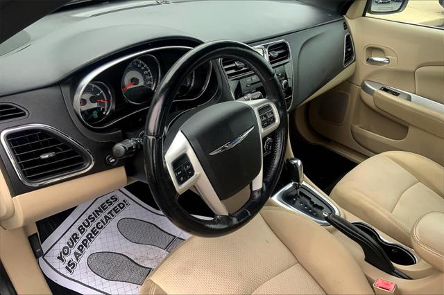 2013 Chrysler 200 Touring