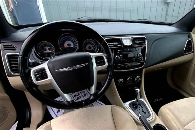 2013 Chrysler 200 Touring