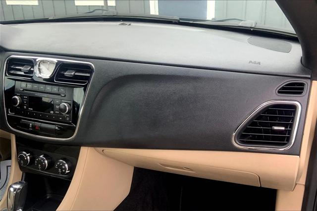 2013 Chrysler 200 Touring