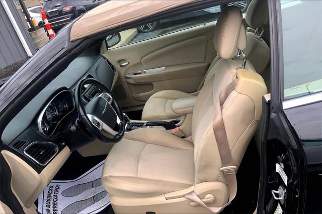 2013 Chrysler 200 Touring