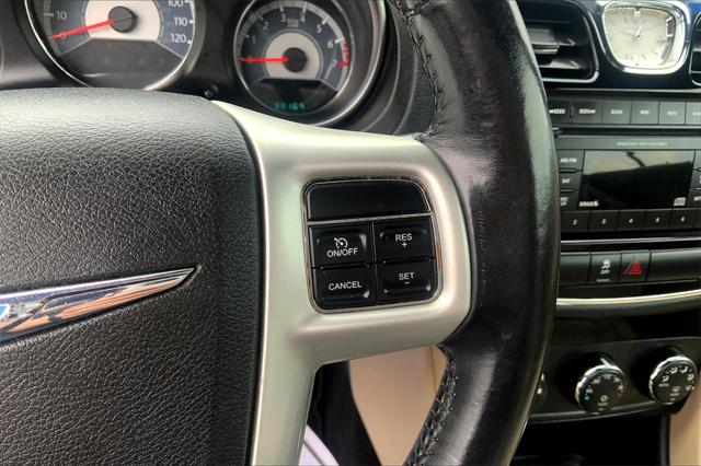2013 Chrysler 200 Touring