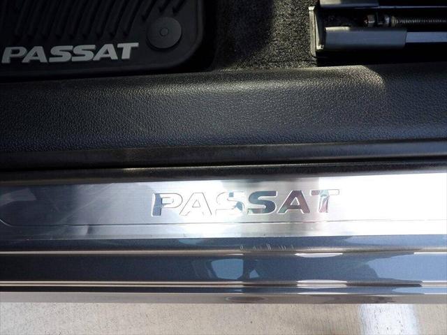 2017 Volkswagen Passat 1.8T SEL Premium
