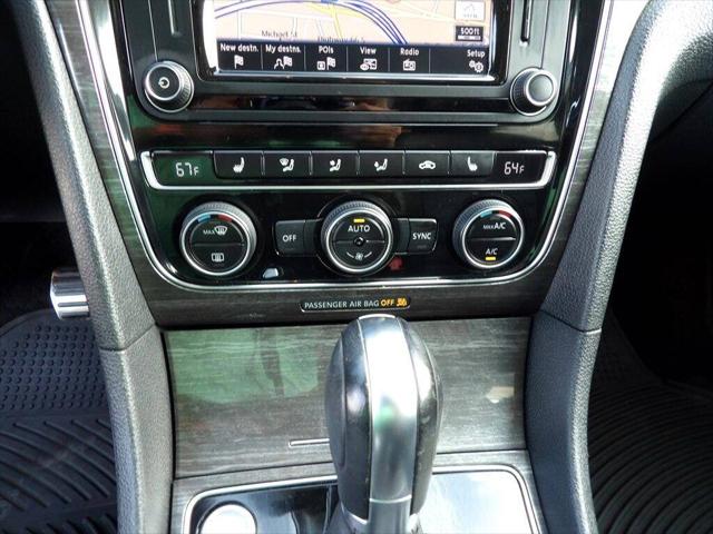 2017 Volkswagen Passat 1.8T SEL Premium