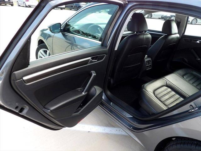 2017 Volkswagen Passat 1.8T SEL Premium