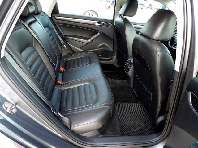 2017 Volkswagen Passat 1.8T SEL Premium