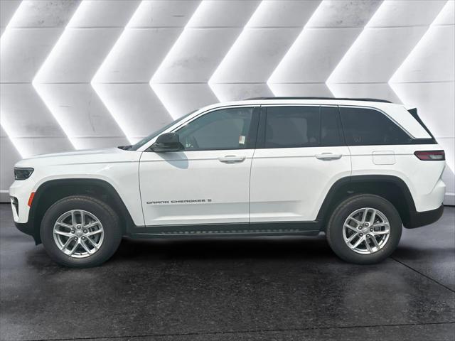 2024 Jeep Grand Cherokee GRAND CHEROKEE LAREDO X 4X4