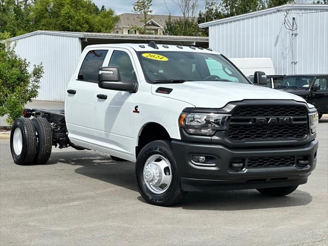 2024 RAM Ram 3500 Chassis Cab RAM 3500 TRADESMAN CREW CAB CHASSIS 4X4 60 CA