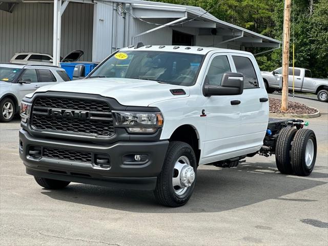 2024 RAM Ram 3500 Chassis Cab RAM 3500 TRADESMAN CREW CAB CHASSIS 4X4 60 CA