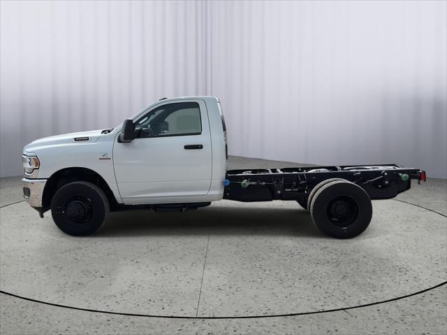 2024 RAM Ram 3500 Chassis Cab RAM 3500 TRADESMAN CHASSIS REGULAR CAB 4X4 60 CA 2024 RAM Ram 3500 Chassis Cab RAM 3500 TRADESMAN CHASSIS REGULAR CAB 4X4 60 CA