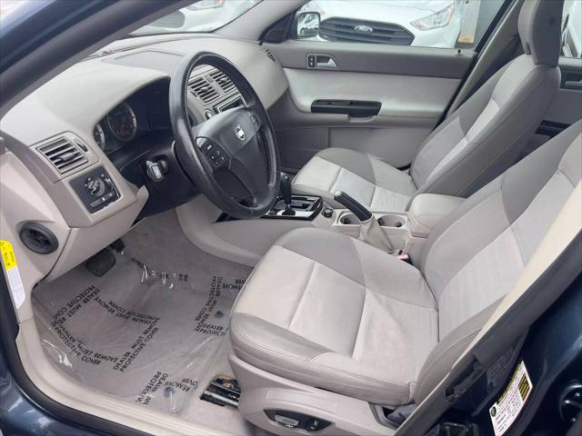 2005 Volvo V50 2.4i 4dr Sport Wagon