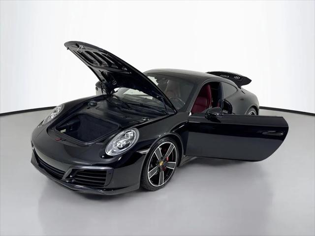 2017 Porsche 911 Carrera 4S